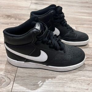 WOMEN'S NIKE COURT VISION MID SNEAKERS